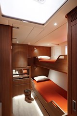 Contest 85 crew cabin berths